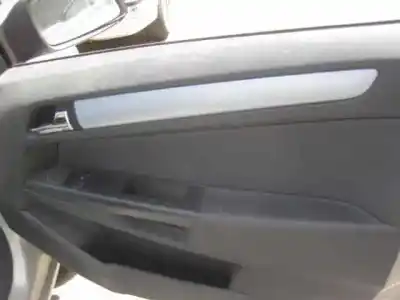 Здавання транспортного засобу opel astra h berlina cosmo року 2005 потужний z16xep