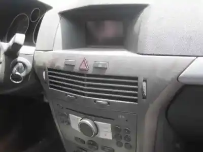 Здавання транспортного засобу opel astra h berlina cosmo року 2005 потужний z16xep