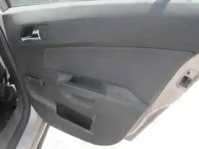 Здавання транспортного засобу opel astra h berlina cosmo року 2005 потужний z16xep