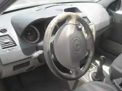 Здавання транспортного засобу renault megane ii classic berlina confort dynamique року 2003 потужний f9q b8