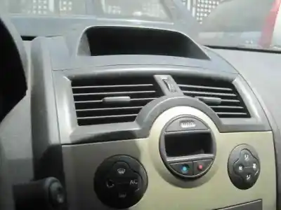 Здавання транспортного засобу renault megane ii classic berlina confort dynamique року 2003 потужний f9q b8