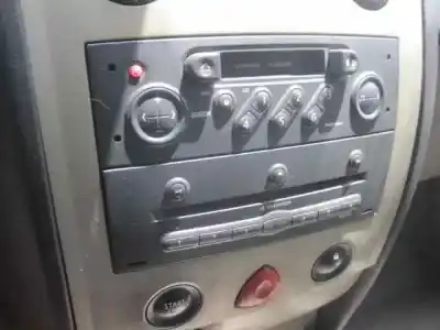 Здавання транспортного засобу renault megane ii classic berlina confort dynamique року 2003 потужний f9q b8