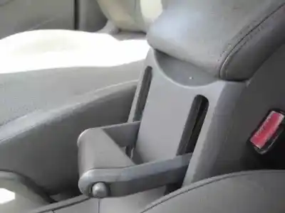 Здавання транспортного засобу renault megane ii classic berlina confort dynamique року 2003 потужний f9q b8