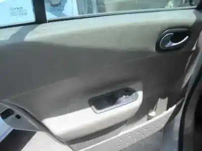 Здавання транспортного засобу renault megane ii classic berlina confort dynamique року 2003 потужний f9q b8