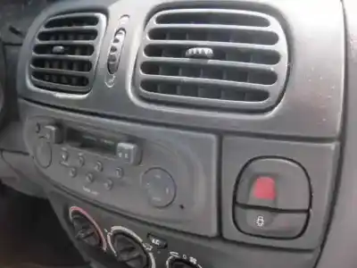 Утилизация автомобиля renault megane i fase 2 berlina (ba0) 1.4 16v expression 95 cv / 70 kw года 2001 питание k4j c7