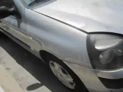 Здавання транспортного засобу renault clio ii fase ii (b/cb0) authentique року 2003 потужний d4f b7