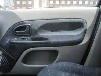 Здавання транспортного засобу renault clio ii fase ii (b/cb0) authentique року 2003 потужний d4f b7