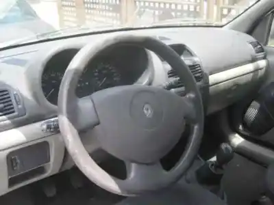 Здавання транспортного засобу renault clio ii fase ii (b/cb0) authentique року 2003 потужний d4f b7