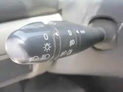 Здавання транспортного засобу renault clio ii fase ii (b/cb0) authentique року 2003 потужний d4f b7