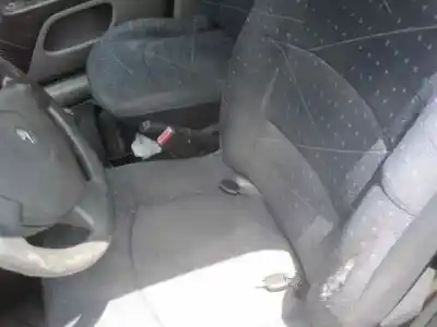 Здавання транспортного засобу renault clio ii fase ii (b/cb0) authentique року 2003 потужний d4f b7