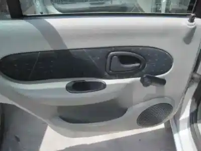 Здавання транспортного засобу renault clio ii fase ii (b/cb0) authentique року 2003 потужний d4f b7
