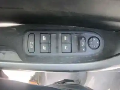 Veicolo di demolizione peugeot 308 active dell'anno 2012 alimentato 9hp