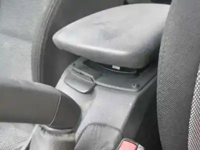 Veicolo di demolizione peugeot 308 active dell'anno 2012 alimentato 9hp