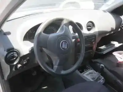 Véhicule à la ferraille seat ibiza (6l1) cool de l'année 2002 alimenté atd