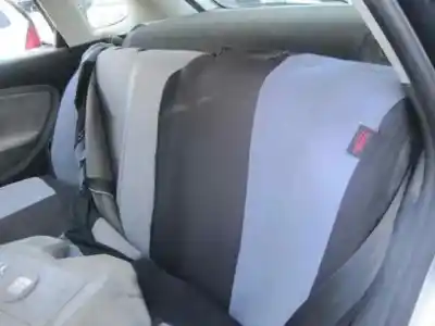Véhicule à la ferraille seat ibiza (6l1) cool de l'année 2002 alimenté atd