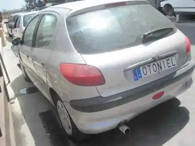Veicolo di demolizione peugeot 206 4-trg. xt dell'anno 2006 alimentato kfw(tu3jp)