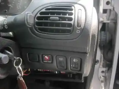 Veicolo di demolizione peugeot 206 4-trg. xt dell'anno 2006 alimentato kfw(tu3jp)