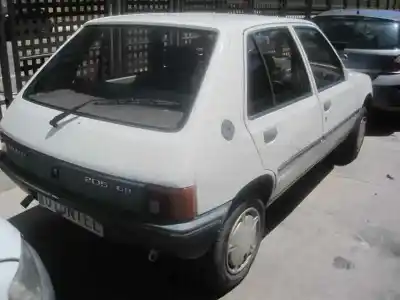 Здавання транспортного засобу peugeot 205 berlina 1.2 g року 1988 потужний 1f1