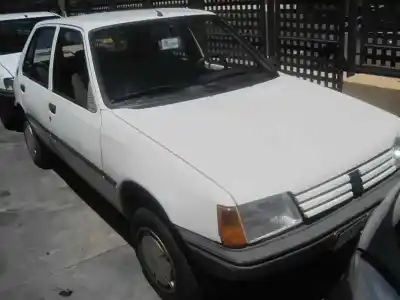 Здавання транспортного засобу peugeot 205 berlina 1.2 g року 1988 потужний 1f1