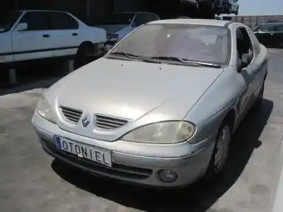 Здавання транспортного засобу RENAULT MEGANE I COUPE FASE 2 (DA..) 1.9 DTi RSI 98 CV / 72 KW року 2000 потужний 