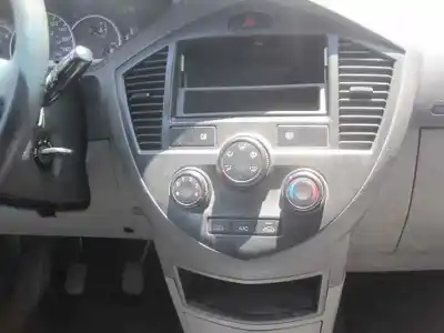 Véhicule à la ferraille kia carens 2.0 crdi ex monovolumen de l'année 2004 alimenté d4ea