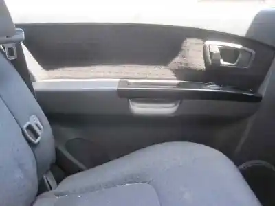 Véhicule à la ferraille kia carens 2.0 crdi ex monovolumen de l'année 2004 alimenté d4ea