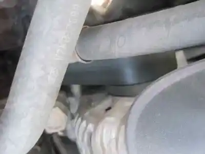 Véhicule à la ferraille kia carens 2.0 crdi ex monovolumen de l'année 2004 alimenté d4ea
