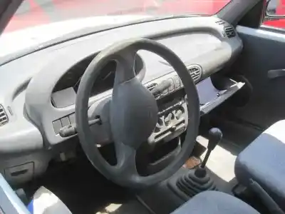 Véhicule à la ferraille nissan micra (k11) alpine (1996) de l'année 1995 alimenté cg10