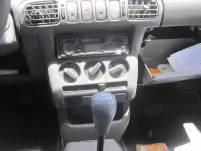 Véhicule à la ferraille nissan micra (k11) alpine (1996) de l'année 1995 alimenté cg10