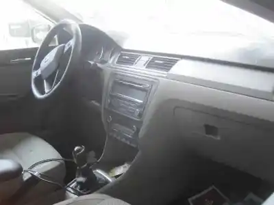 Здавання транспортного засобу seat toledo (kg3) reference року 2015 потужний cay