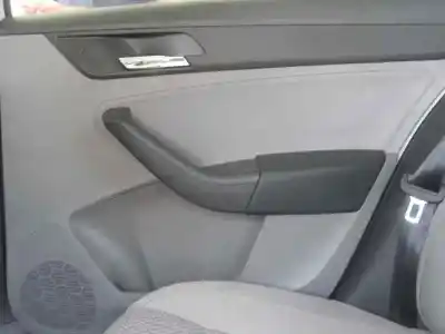 Véhicule à la ferraille seat                                               toledo (kg3)                                                                                                                                                                                                                                               reference                                                                                                                                                                                                                                                  de l'année 2015 alimenté cay