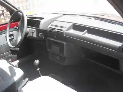 Véhicule à la ferraille peugeot 205 berlina 1.1 mito de l'année 1985 alimenté 