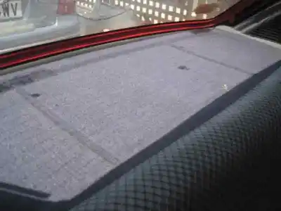 Véhicule à la ferraille peugeot 205 berlina 1.1 mito de l'année 1985 alimenté 