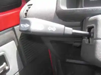 Véhicule à la ferraille peugeot 205 berlina 1.1 mito de l'année 1985 alimenté 