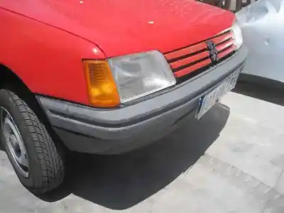 Véhicule à la ferraille peugeot 205 berlina 1.1 mito de l'année 1985 alimenté 