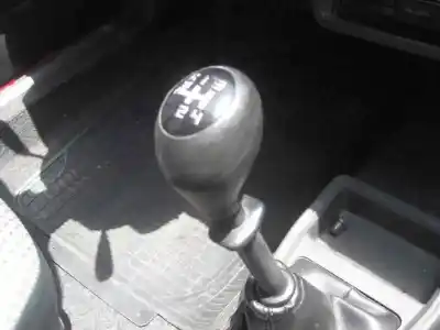 Véhicule à la ferraille peugeot 205 berlina 1.1 mito de l'année 1985 alimenté 
