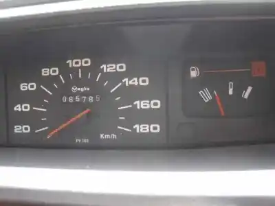 Véhicule à la ferraille peugeot 205 berlina 1.1 mito de l'année 1985 alimenté 