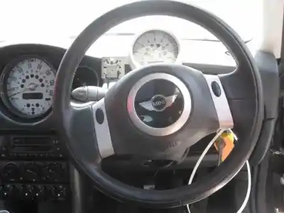 Здавання транспортного засобу bmw                                                mini (r50,r53)                                                                                                                                                                                                                                             one                                                                                                                                                                                                                                                        року 2001 потужний w10b16a