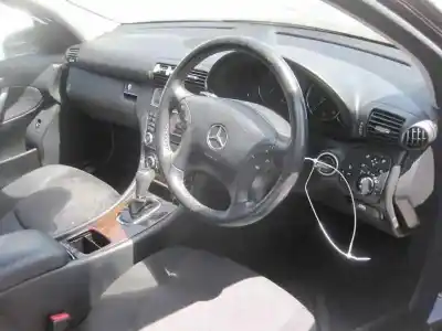 Здавання транспортного засобу mercedes-benz clase c (w203) berlina 200 cdi (la) (203.007) року 2000 потужний 646962