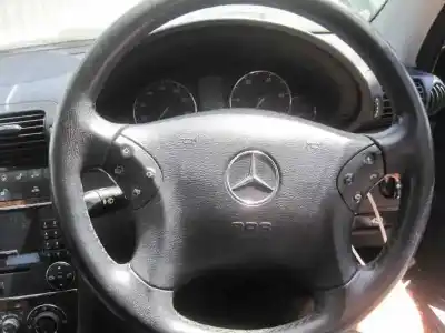 Здавання транспортного засобу mercedes-benz clase c (w203) berlina 200 cdi (la) (203.007) року 2000 потужний 646962