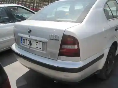 Véhicule à la ferraille skoda octavia berlina (1u2) 1.9 tdi slx de l'année 2000 alimenté agr