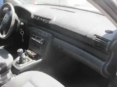 Verschrottungsfahrzeug audi a4 berlina (b5) 1.9 tdi des jahres 1996 angetrieben afn