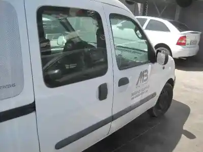 Véhicule à la ferraille renault kangoo (f/kc0) alize de l'année 2001 alimenté f8q p6