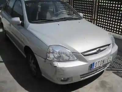 Veicolo di demolizione kia rio ipanema berlina dell'anno 2005 alimentato a5d