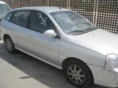 Veicolo di demolizione kia rio ipanema berlina dell'anno 2005 alimentato a5d