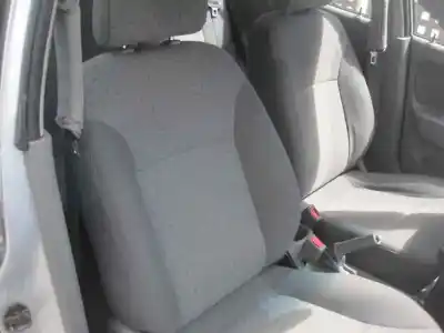 Veicolo di demolizione kia rio ipanema berlina dell'anno 2005 alimentato a5d