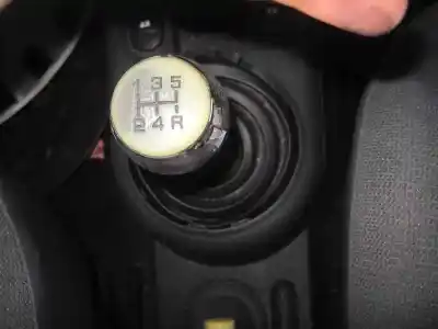 Veículo de Sucata citroen c3 1.1 collection do ano 2004 alimentado hfx