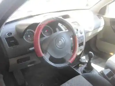 Здавання транспортного засобу renault megane ii classic berlina confort dynamique року 2004 потужний f9q b8