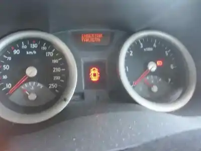 Здавання транспортного засобу renault megane ii classic berlina confort dynamique року 2004 потужний f9q b8