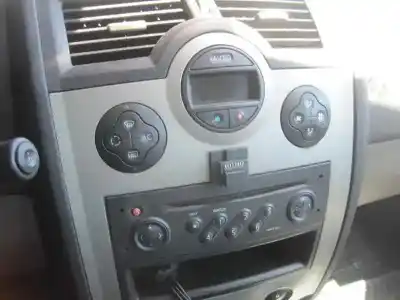 Здавання транспортного засобу renault megane ii classic berlina confort dynamique року 2004 потужний f9q b8